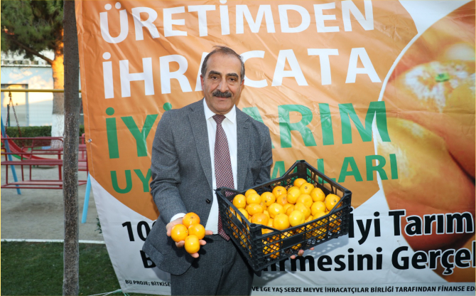 Satsuma mandalina yüklü TIR’lar ihracata yolcu edildi