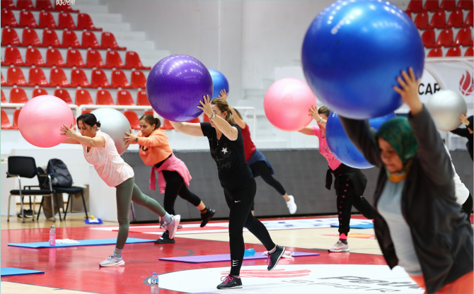 Aliağa Belediyesi’nden Kadınlara Özel Pilates ve Aerobik Kursu