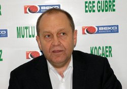 Halil Üner'i Üzdüler 