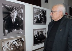 Atatürkçü Olunmaz Atatürk Olunur 