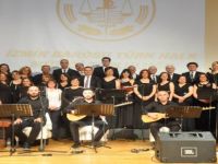 İzmir Barosu Türk Halk Müziği Korosu Bahar Konserini Gerçekleştirdi